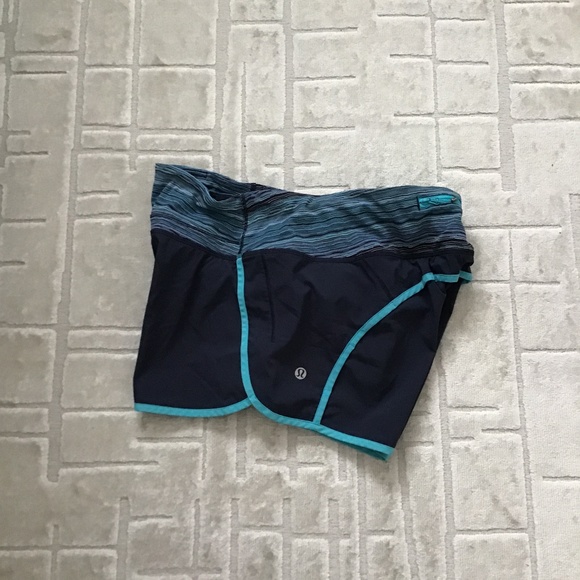 Women’s lululemon navy shorts - Picture 3 of 5